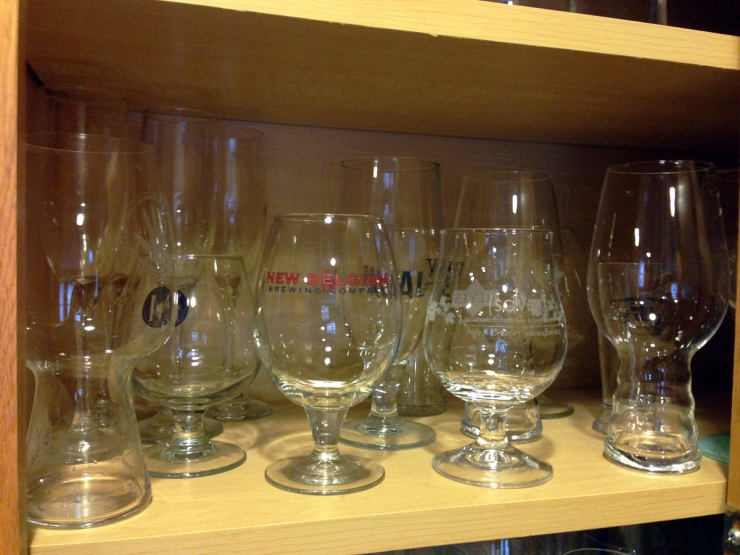 glassware-shelf-proper glassware-ipa glass-stout glass-beer